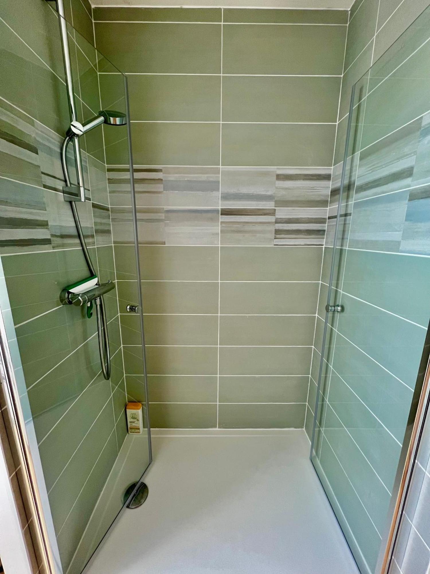 Les Sept Iles Apartment บาดอง ภายนอก รูปภาพ